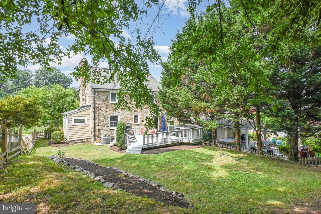 Image 11 of property listing at 625 YARMOUTH RD, Towson, MD 21286