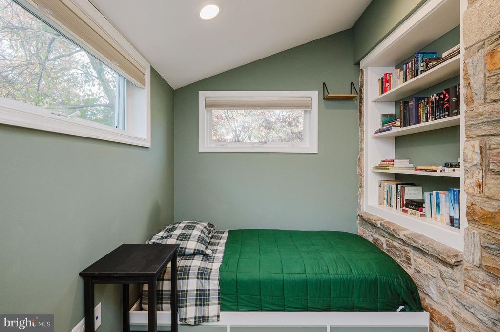 Image 14 of property listing at 625 YARMOUTH RD, Towson, MD 21286