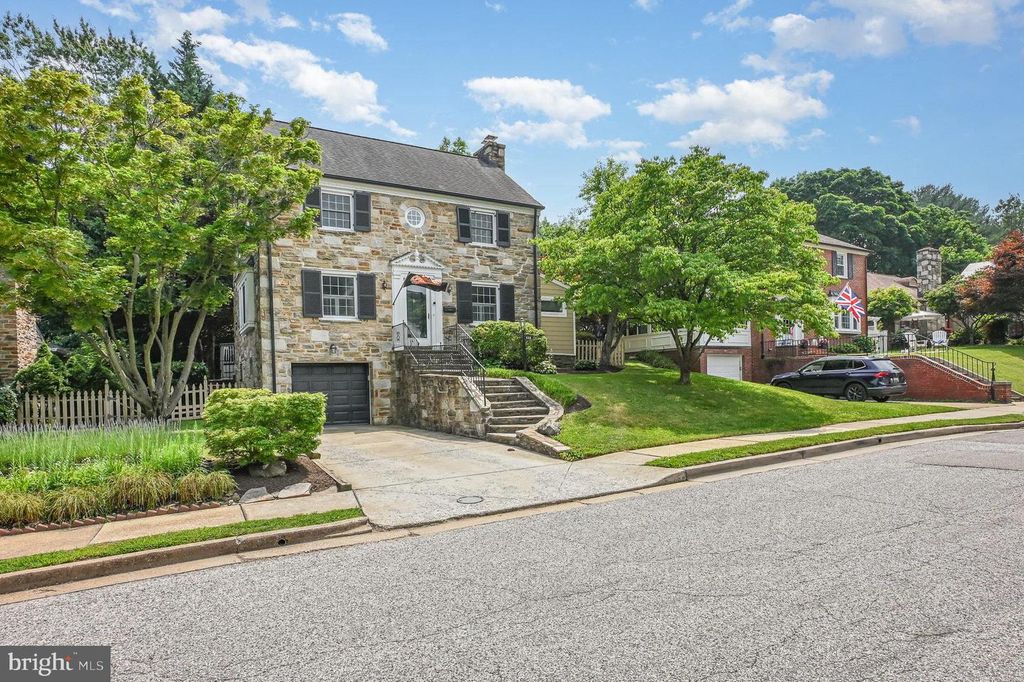 Image 2 of property listing at 625 YARMOUTH RD, Towson, MD 21286