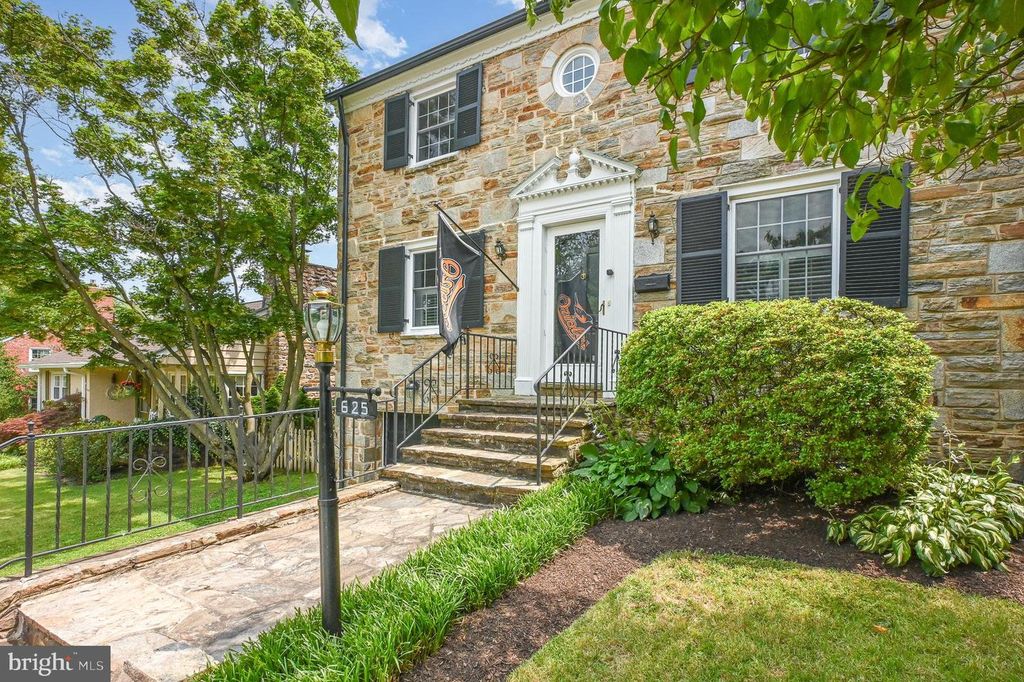 Image 3 of property listing at 625 YARMOUTH RD, Towson, MD 21286