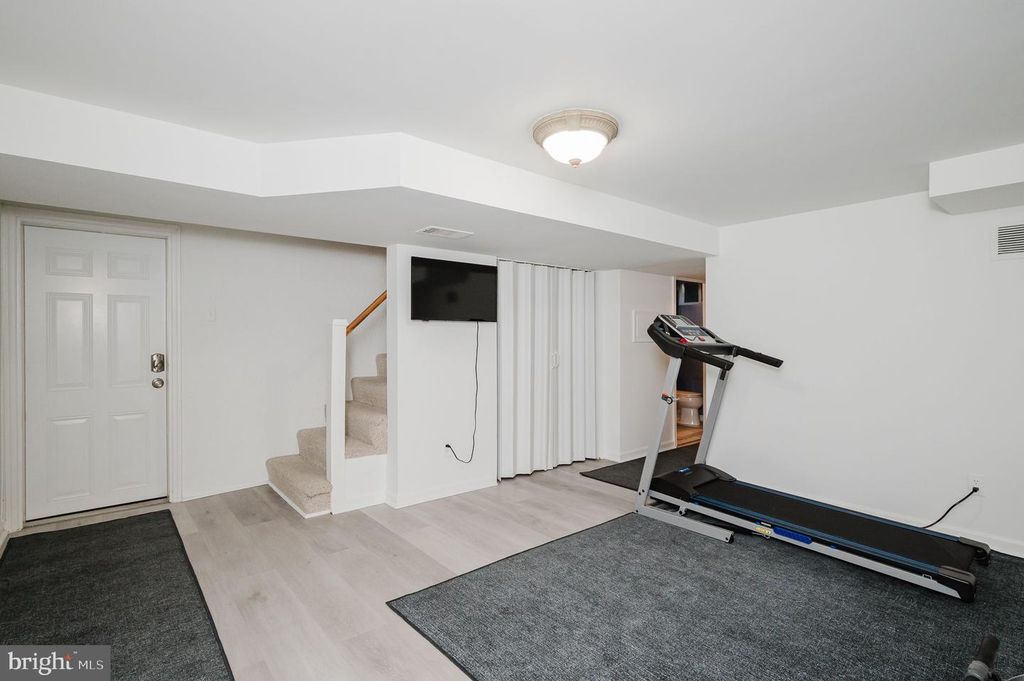Image 36 of property listing at 625 YARMOUTH RD, Towson, MD 21286