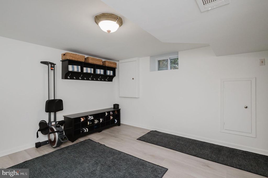 Image 38 of property listing at 625 YARMOUTH RD, Towson, MD 21286