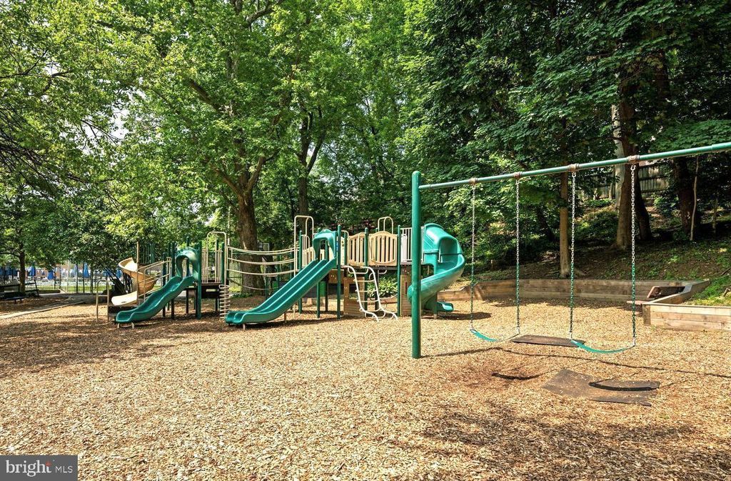 Image 49 of property listing at 625 YARMOUTH RD, Towson, MD 21286