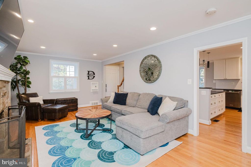 Image 54 of property listing at 625 YARMOUTH RD, Towson, MD 21286