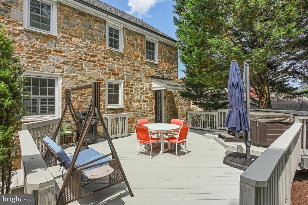 Image 6 of property listing at 625 YARMOUTH RD, Towson, MD 21286