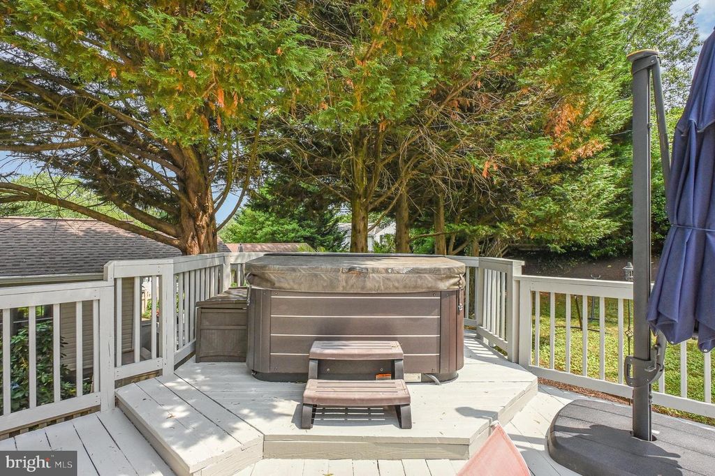 Image 8 of property listing at 625 YARMOUTH RD, Towson, MD 21286