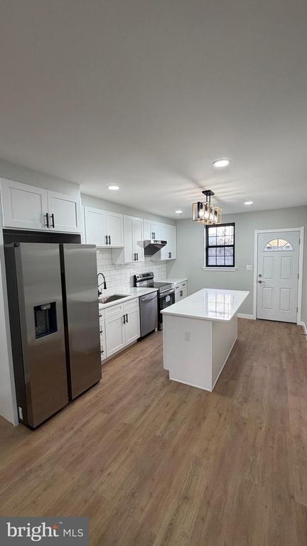 819 JACKSON ST, Philadelphia, PA 19148