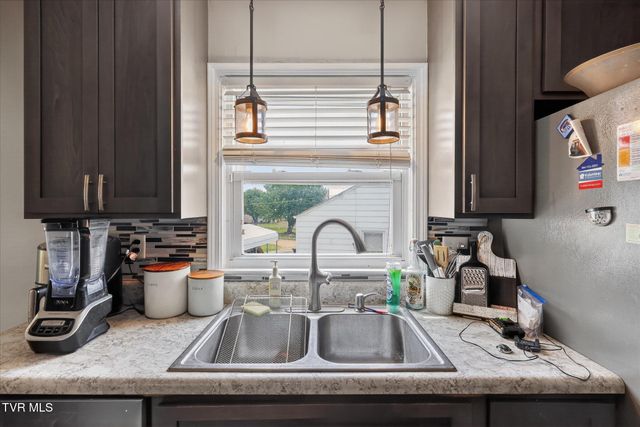 2340 Hiwassee Drive, Kingsport, TN 37664