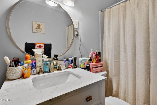 2340 Hiwassee Drive, Kingsport, TN 37664