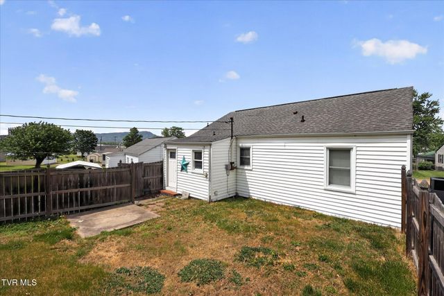 2340 Hiwassee Drive, Kingsport, TN 37664