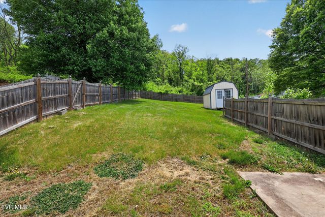 2340 Hiwassee Drive, Kingsport, TN 37664