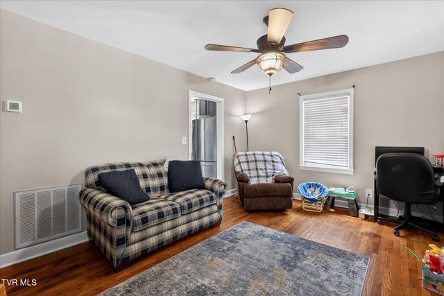 2340 Hiwassee Drive, Kingsport, TN 37664