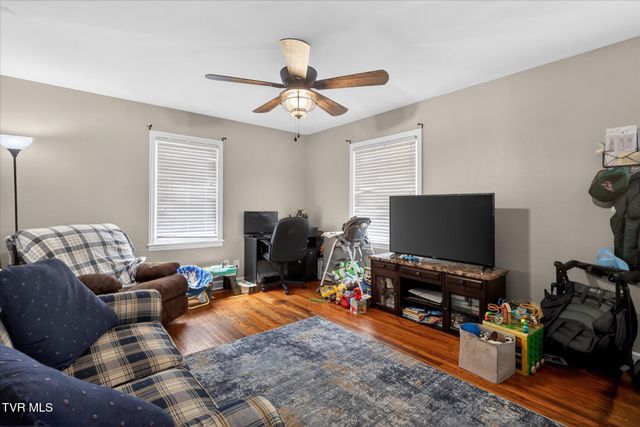 2340 Hiwassee Drive, Kingsport, TN 37664