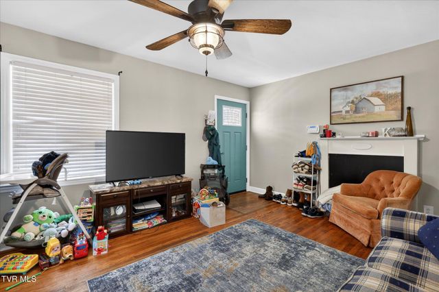 2340 Hiwassee Drive, Kingsport, TN 37664