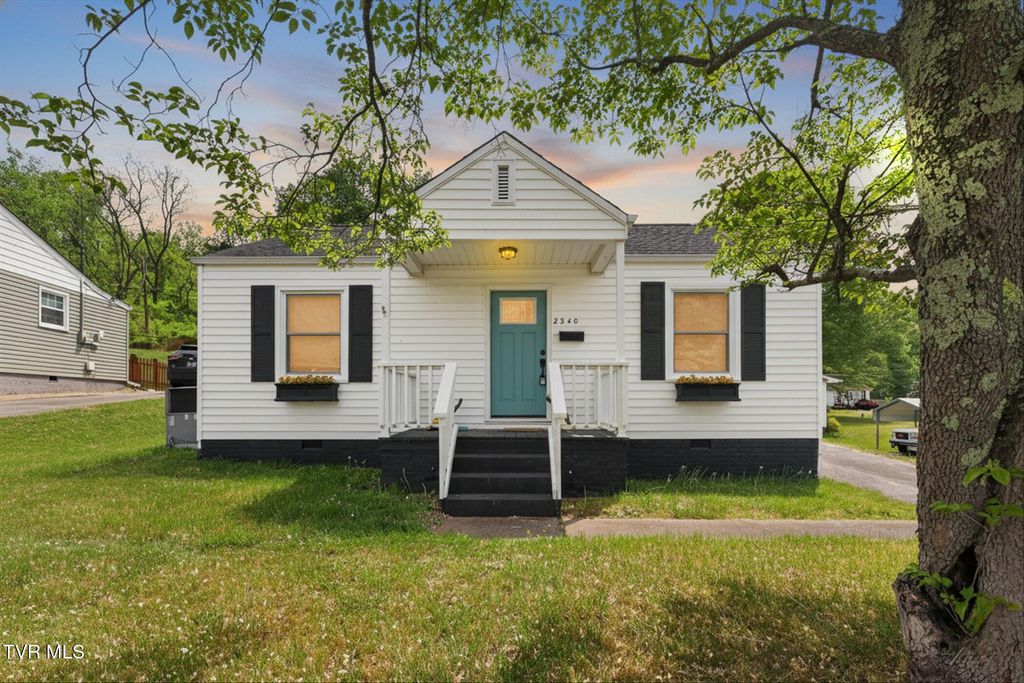 2340 Hiwassee Drive, Kingsport, TN 37664