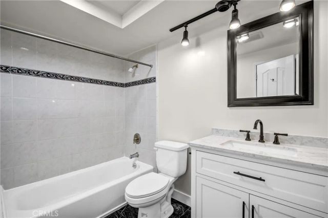 5352 Elvira, Woodland Hills, CA 91364