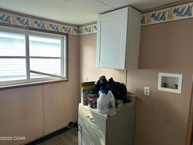 417 Irwin Street, Duenweg, MO 64841