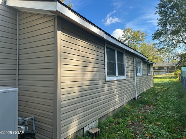 417 Irwin Street, Duenweg, MO 64841