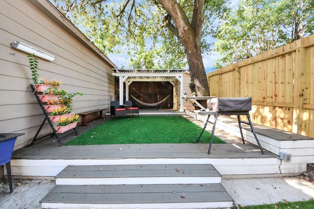 1933 Lexington Street, Houston, TX 77098