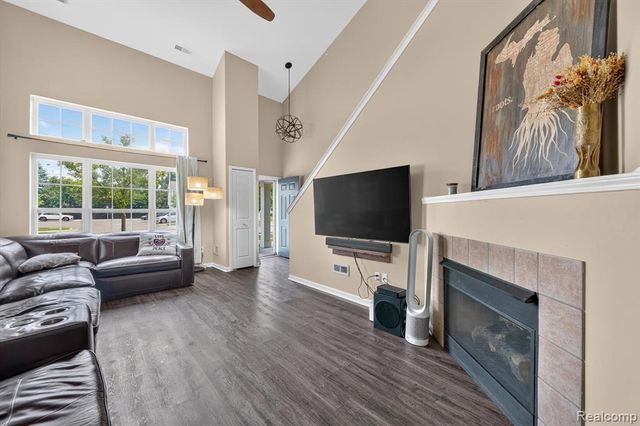 12106 Addington Drive, Walled Lake, MI 48390