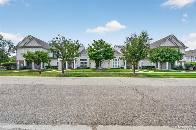 12106 Addington Drive, Walled Lake, MI 48390