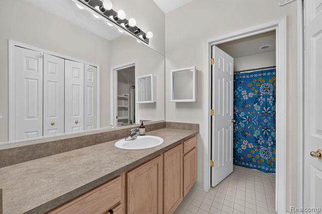 12106 Addington Drive, Walled Lake, MI 48390