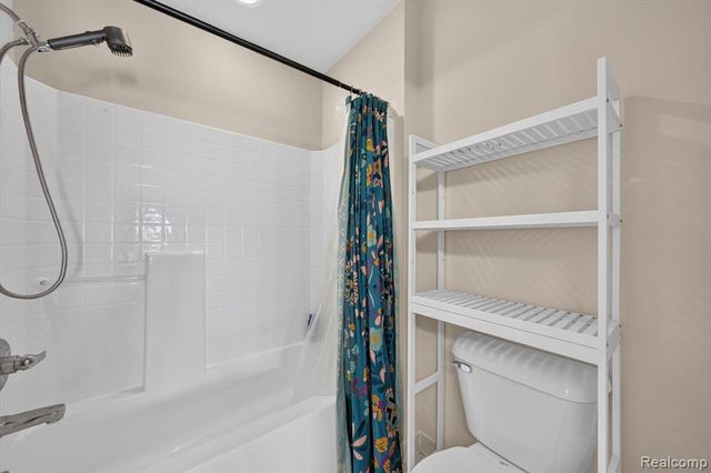 12106 Addington Drive, Walled Lake, MI 48390