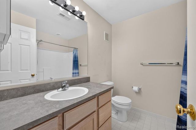 12106 Addington Drive, Walled Lake, MI 48390