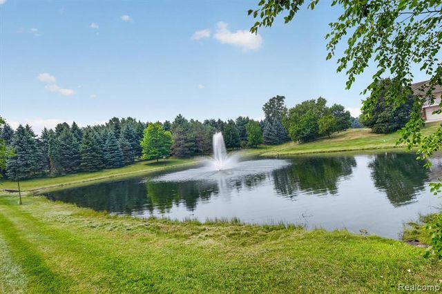 12106 Addington Drive, Walled Lake, MI 48390