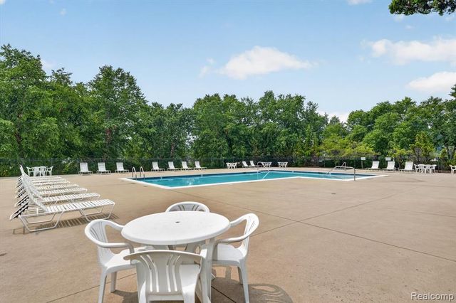 12106 Addington Drive, Walled Lake, MI 48390