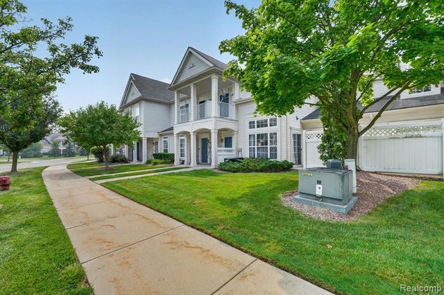 12106 Addington Drive, Walled Lake, MI 48390
