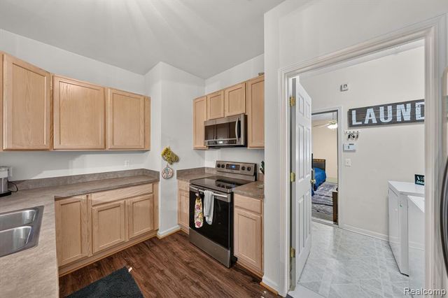 12106 Addington Drive, Walled Lake, MI 48390