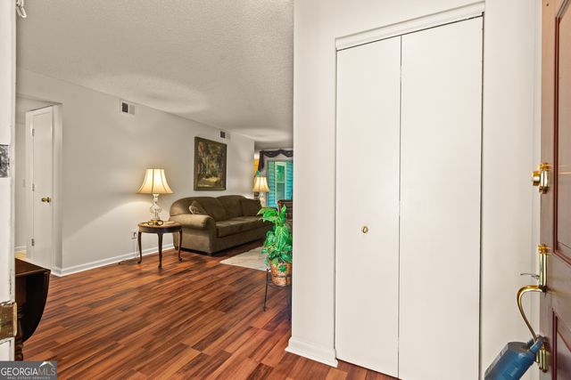 4042 Whitehall Way, Alpharetta, GA 30004