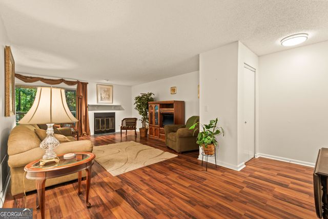 4042 Whitehall Way, Alpharetta, GA 30004