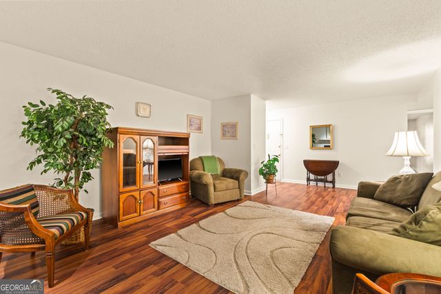 4042 Whitehall Way, Alpharetta, GA 30004