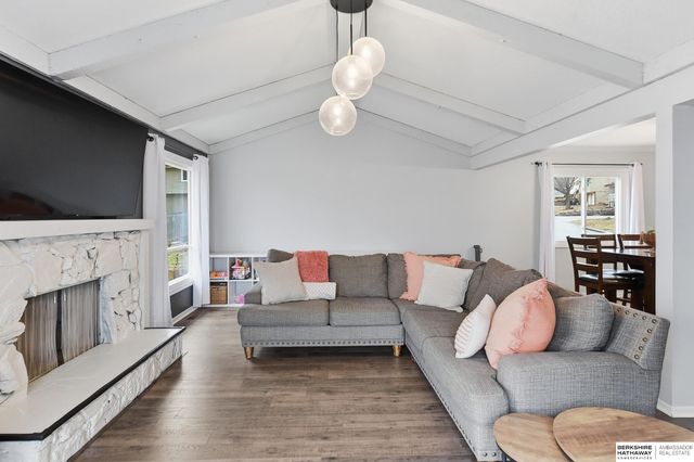 14604 Walnut Grove Drive, Omaha, NE 68137