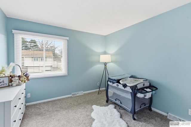 14604 Walnut Grove Drive, Omaha, NE 68137