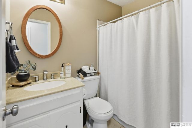 14604 Walnut Grove Drive, Omaha, NE 68137