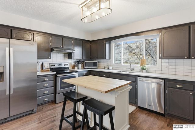 14604 Walnut Grove Drive, Omaha, NE 68137