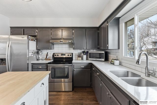 14604 Walnut Grove Drive, Omaha, NE 68137