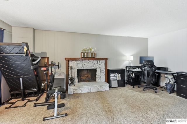 14604 Walnut Grove Drive, Omaha, NE 68137