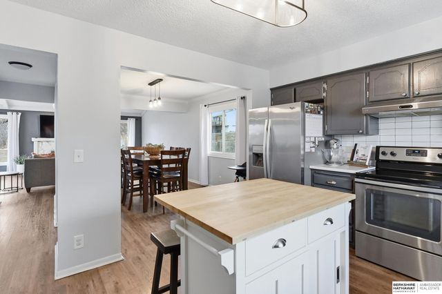 14604 Walnut Grove Drive, Omaha, NE 68137