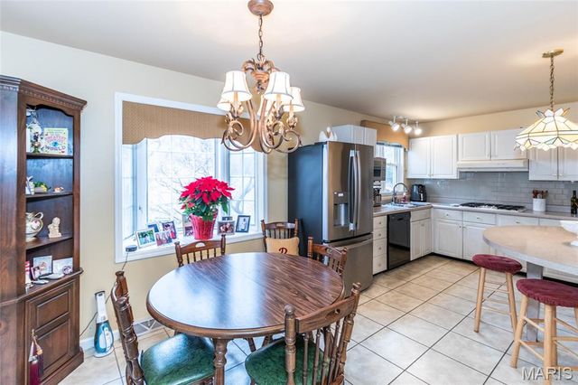 9534 Tiber Drive, St Louis, MO 63123