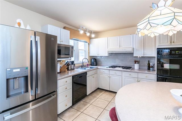 9534 Tiber Drive, St Louis, MO 63123