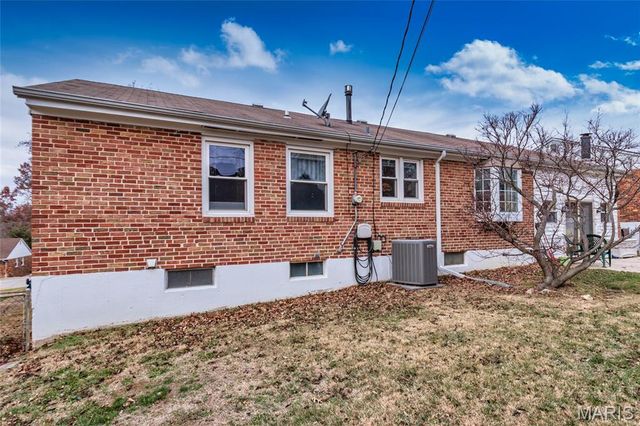 9534 Tiber Drive, St Louis, MO 63123