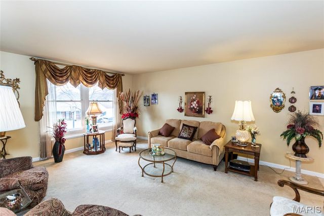 9534 Tiber Drive, St Louis, MO 63123