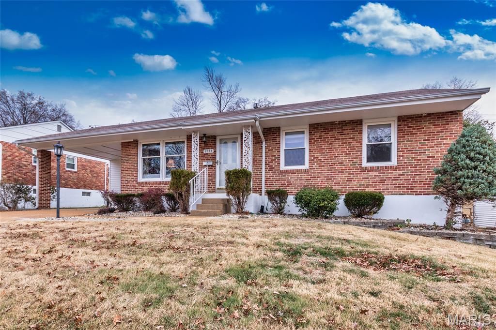 9534 Tiber Drive, St Louis, MO 63123