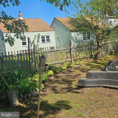 374 MANOR AVE, Carneys Point, NJ 08069