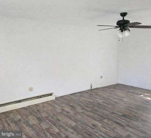 374 MANOR AVE, Carneys Point, NJ 08069