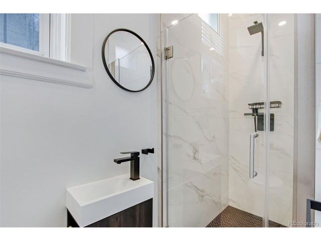 2952 Champa St, Denver, CO 80205